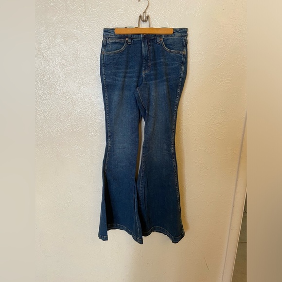 Wrangler flared jeans NWT - Picture 3 of 10